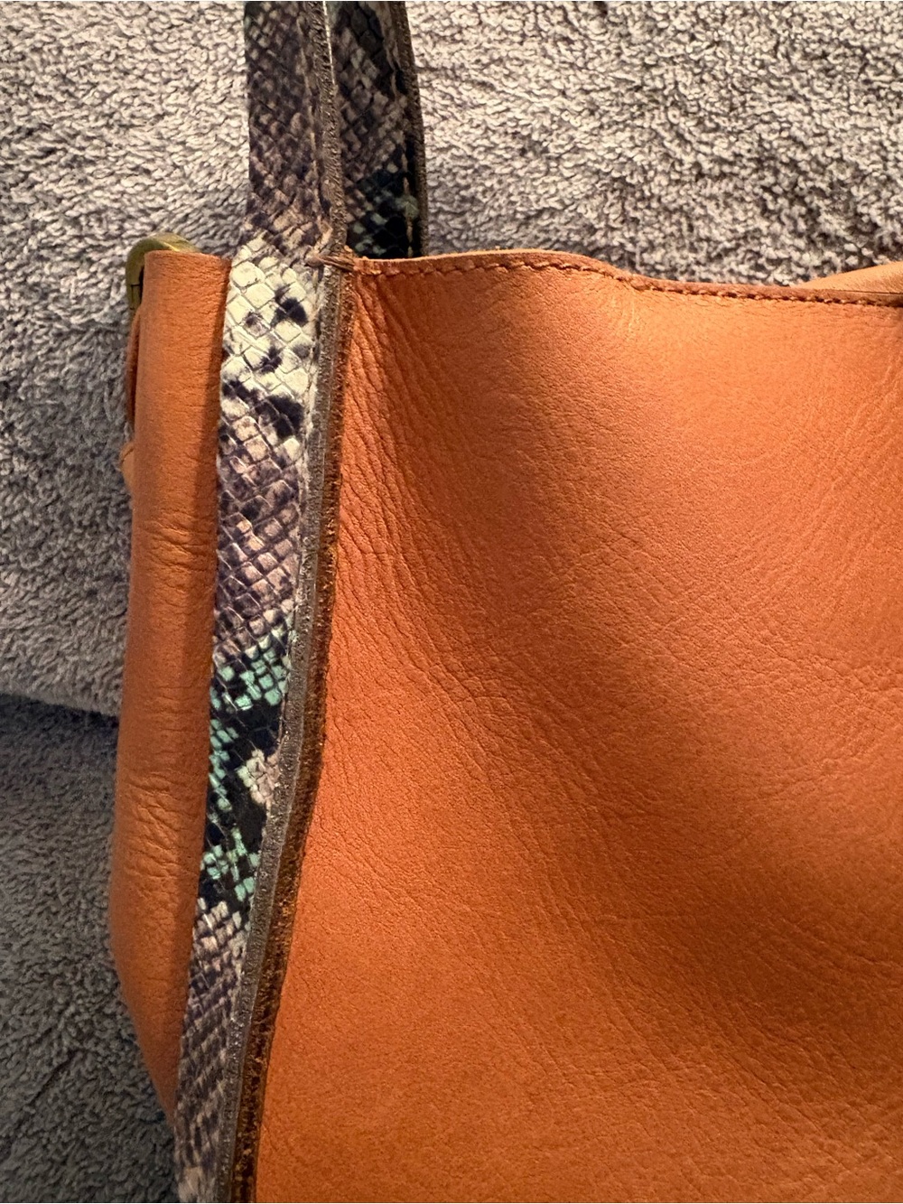 Madewell Sydney Leather Snake Embossed Crossbody Bag Tan - Picture 2 of 9